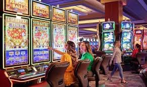 Studio live dealer asiaking168 dengan teknologi multi-kamera